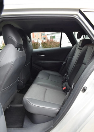 Toyota Corolla cena 108000 przebieg: 113917, rok produkcji 2021 z Pakość małe 172